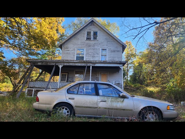 Family's Lost ABANDONED Farmhouse Perfectly Preserved in Time