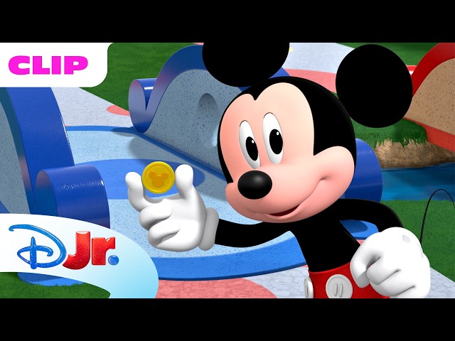 Help Mickey Mouse and friends cross the right bridge! 🌳☀️ | Mickey Mouse Clubhouse+ | @disneyjr