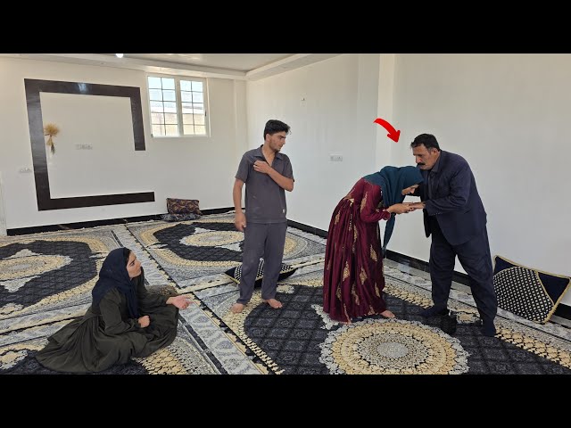 Ayas' father came to visit Fatima and Ayas: Tension between Amir and Soraya