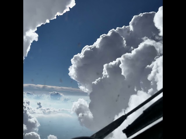 [#3] Thunderstorms seen from flight deck
