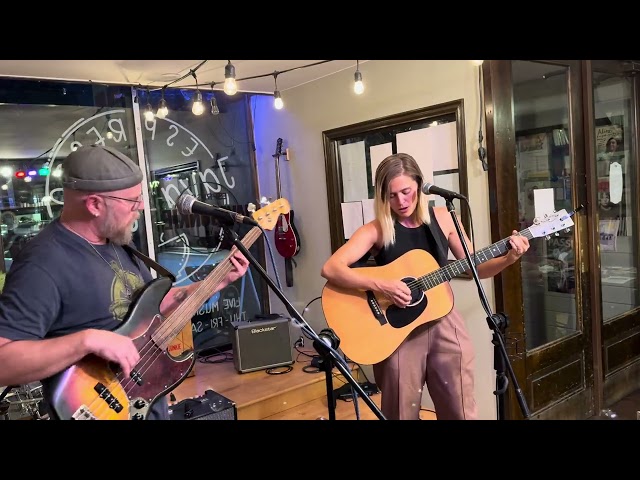 Apis at Java Junkie, Provo, UT (09/06/25)