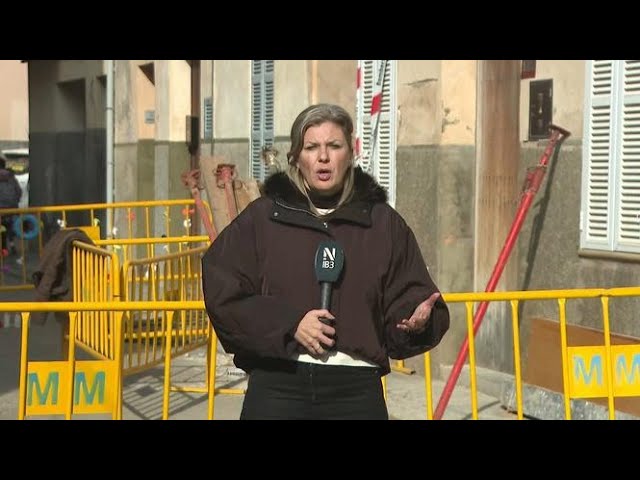 Apuntalen i inspeccionen l'habitatge esfondrat a Manacor