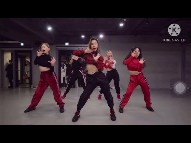 The New girl(Kpop FF)