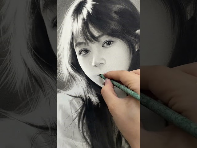 Perfect drawing cannot be without light! #drawing #charcoaldrawing #portraitdrawing #charcoalshading