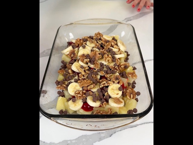 This Banana Split Dump Cake Is Pure Nostalgia