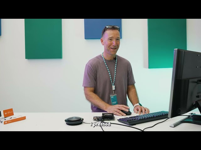 Unboxing the Brand New Arduino VENTUNO Q! First Look and AI Features