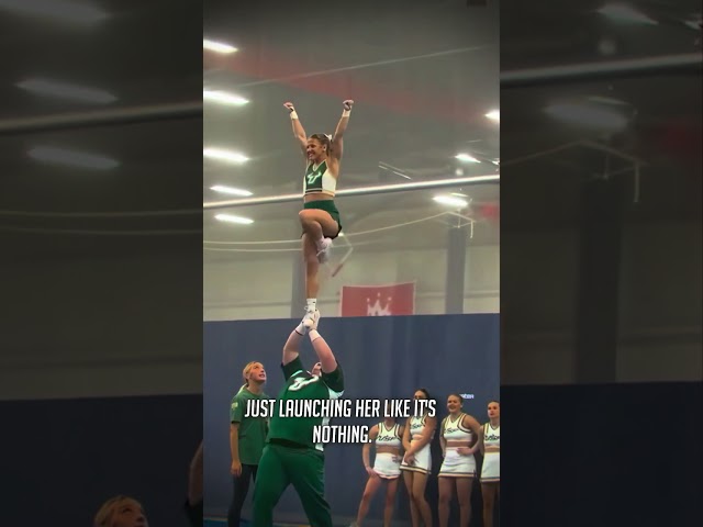 💪 Cheerleader SHOCKS Critics With UNBELIEVABLE Strength!