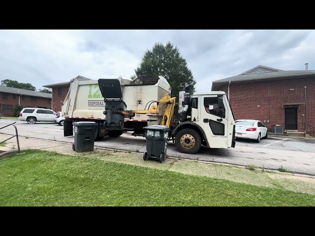 121 Disposal Squeaky Mack LR Heil Python side loader garbage truck vs apartment cart lines 