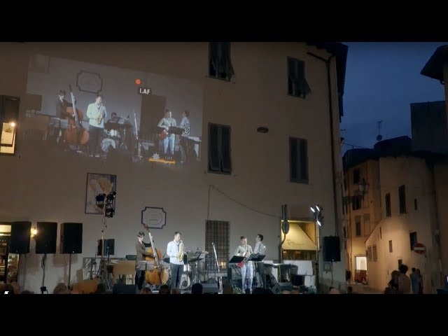 September in Florence's piazza della Passera