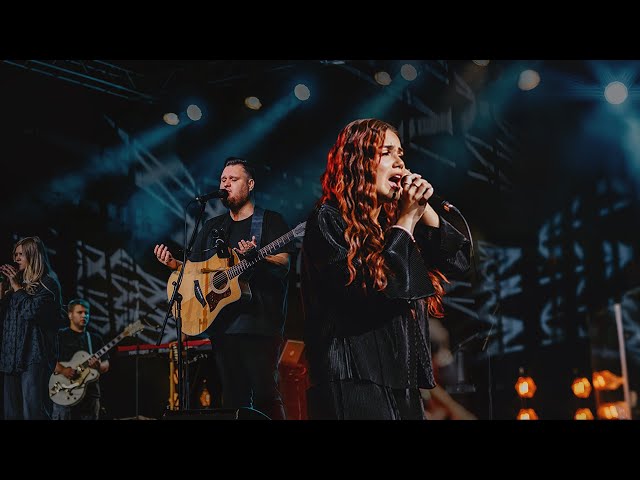Soaking in God’s Presence | 35 Minutes of Worship with Laila Olivera
