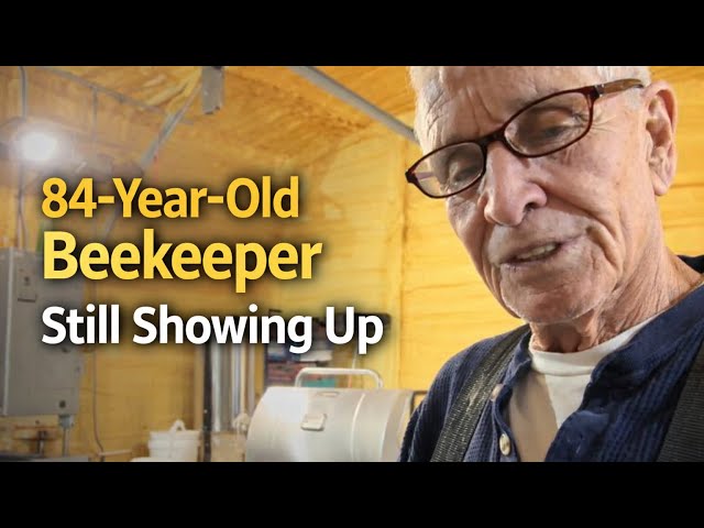 Preparing His Bees for Cold Weather | Pawpaw Sammy