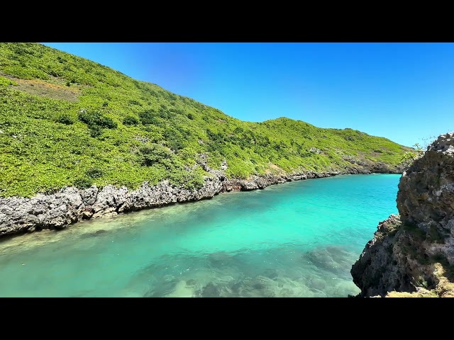 世界自然遺産・小笠原諸島の無人島「南島」に上陸　エメラルドブルーの海と沈水カルスト地形が創り出す秘境