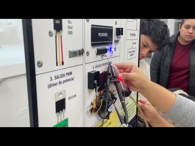 Microcontroller applied to an instructional module