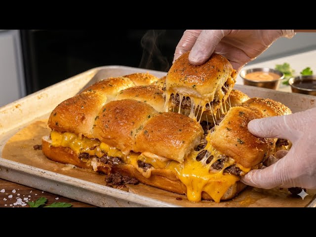 These Hawaiian Roll Smash Sliders Are ADDICTIVE 🔥🍔