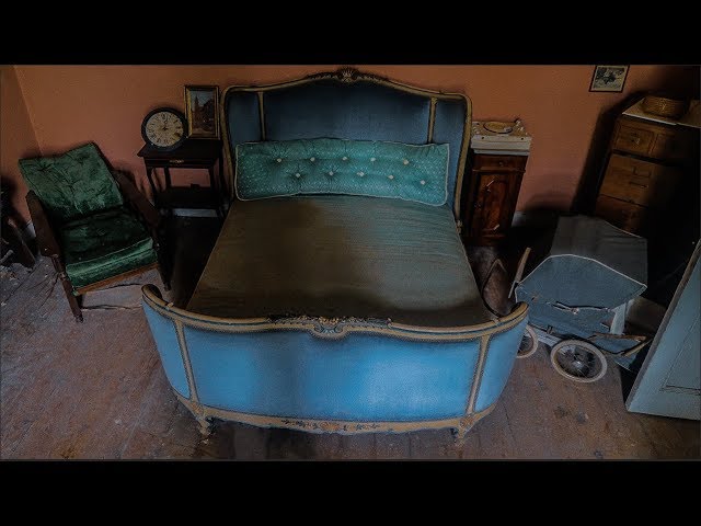 (YOU WON'T BELIEVE) Exploring a Very Beautiful ABANDONED MANSION with EVERYTHING INSIDE from a Bride