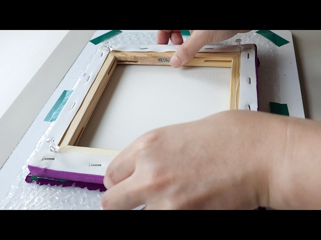 Violet Canvas | Bubble Wrap Dip Technique
