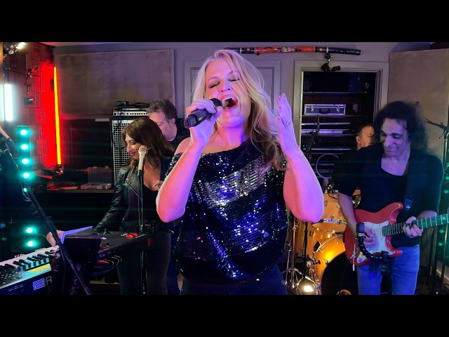 'Gloria' - The 80s Hit Reimagined | Full Live Performance