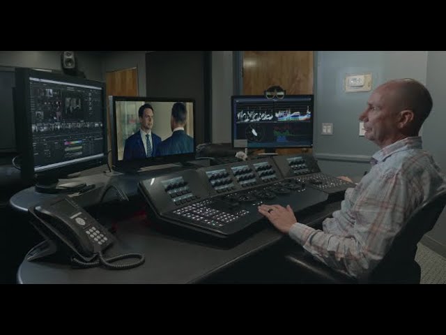Watch Hollywood-colorist Chris Jacobson color grade the popular TV-show "Suits" on DaVinci Resolve.