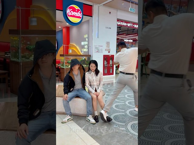 This Is Also a Way to Send a Help Signal in Public #HelpSignal #SilentSignal #SilentSOS #LifeSkills