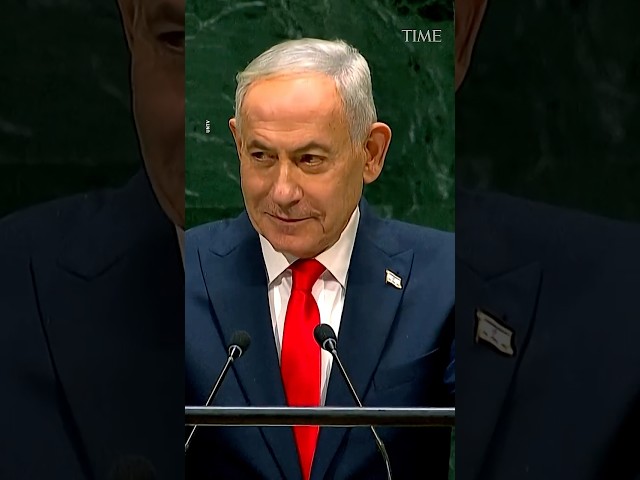 Des délégués quittent la salle alors que Netanyahou monte à la tribune pour s'adresser à l'Assemb...