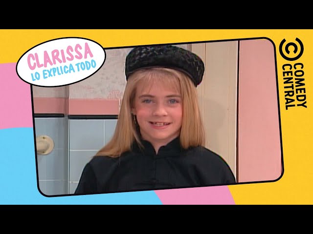 Hola Líderes Del Mundo | Clarissa Lo Explica Todo | Comedy Central LA