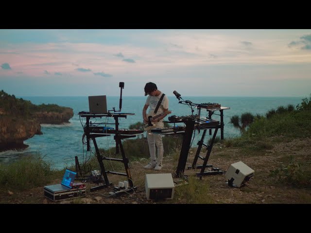 The Sound of Ocean - LIVE LOOPING PERFORMANCE in Nature - ONE MAN BAND Performance by Alffy Rev
