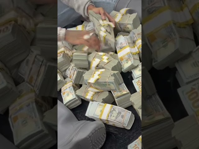 HOW MUCH IS THIS ? PERSON WITH THE CLOSET ANSWER WILL RECEIVE $1,000 CASH ! #sportsbetting #money