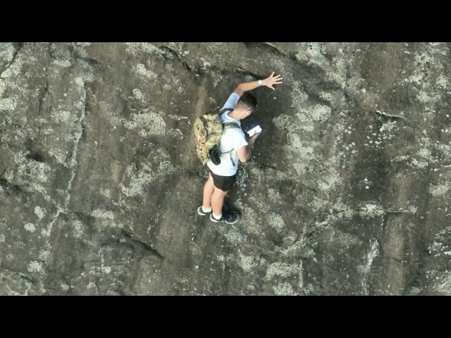 Daredevil Hiker Stuck On Ledge Calls 911 With One Hand, Holds On With Other