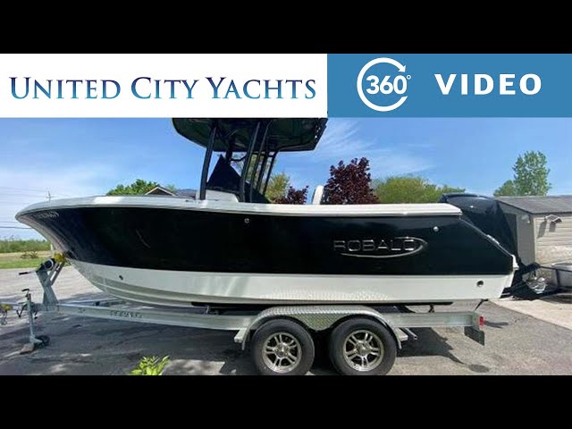 Robalo R230 Center Console 2022