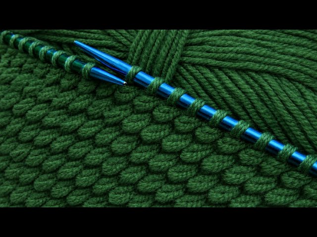 Simple aur Stylish Hand Knitting Pattern | Dark Green Knitting Design