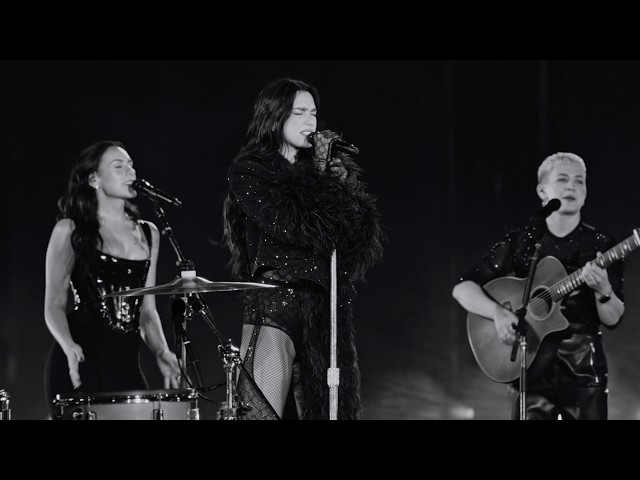 Dua Lipa - These Walls (Live From Mexico)