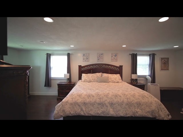 BILLERICA! BEAUTIFUL SPLIT ENTRY HOME! $699,000!