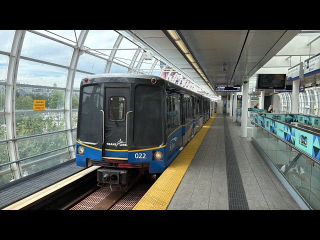 Nearing The End!!! Bombardier SkyTrain MK1 Set East @ Vancouver BC Canada 11JUL26 022-021 Leading