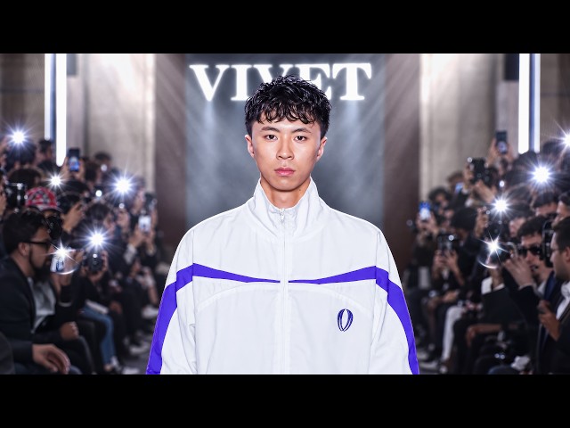I Walked My FIRST EVER Runway.. (VIVET)