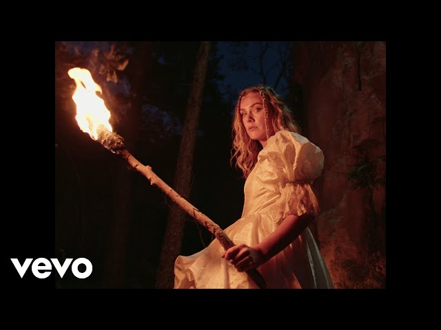 Clara Mae - The Player