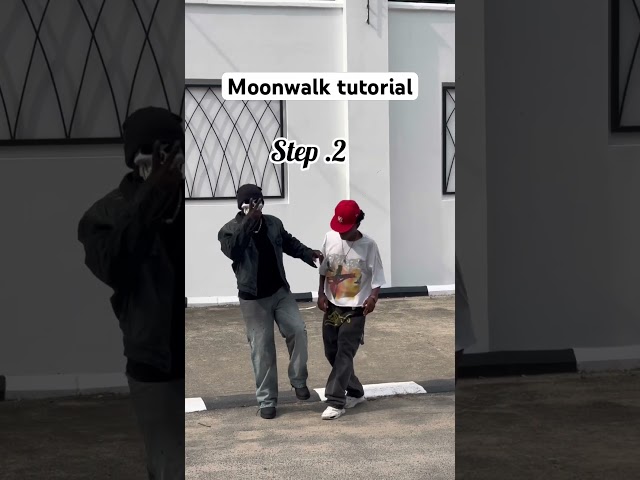 Moon walk tutorial 🤯✅ #funk  #remix  #moonwalk  #tutorial  #dance  #shortsfyp #slickback