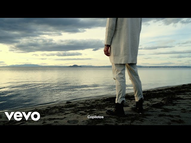 Arde Bogotá - Copilotos (Lyric Video)