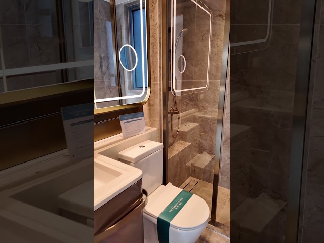 启德维港湾畔，818尺2630万，这是15楼招标价，拍摄视角是17楼，低楼层已售罄15-33在售。U型完美落地窗无遮挡看海。#香港地产#香港买房#房产投资#香港买楼