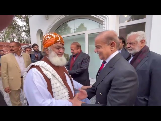 Quaid PMLN Nawaz Sharif & President PMLN Shehbaz Sharif welcomed Maulana Fazlur Rehman