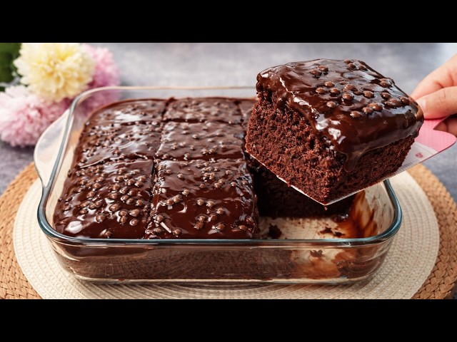 Easy eggless chocolate cake recipe! Super moist and delicious! 🍫