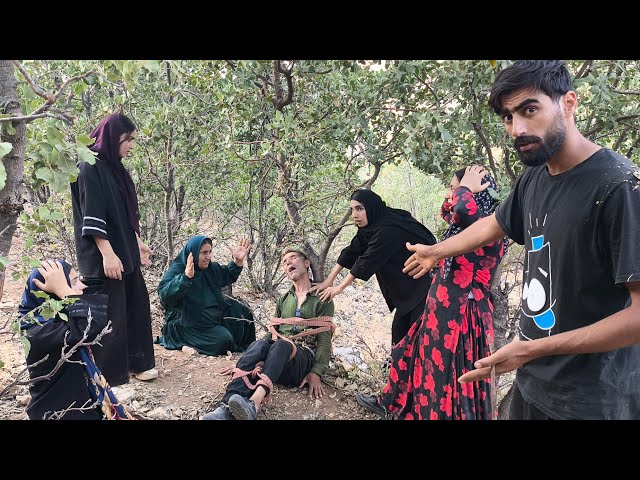🔥 He Went to Get Water… Then the Mysterious Man Took Him Hostage!