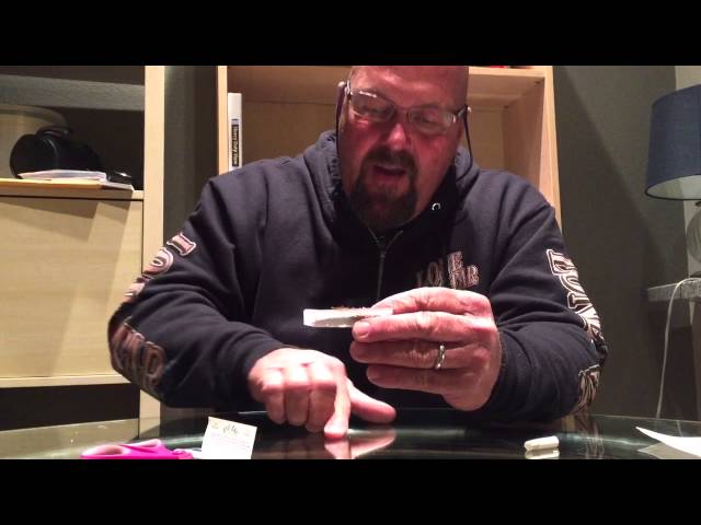 How to roll a cigarette using Zig Zag rolling papers