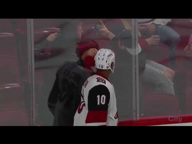 Duclair takes selfie with group of former teammates