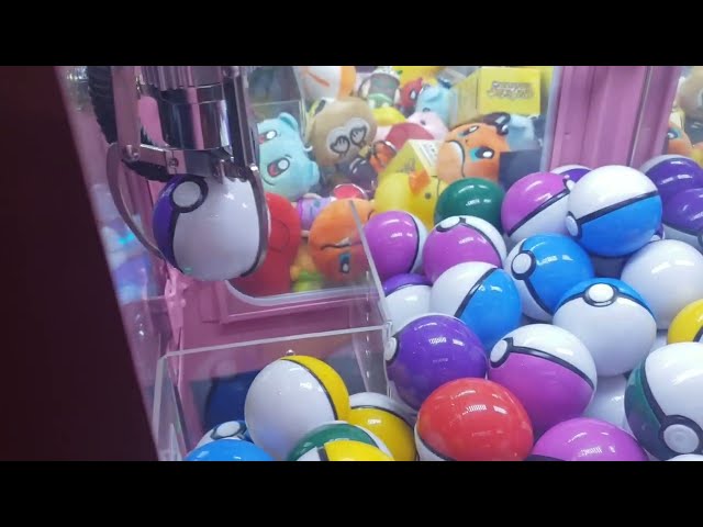 🙀 POKÉMON CLAW MACHINE 🕹 How Many Collectable Prize Figures Can We Win!? Arcade Crane Claw Game!
