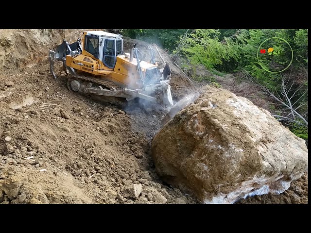 Rock removal with LIEBHERR 744 dozer #bulldozer #dozer #work machines liebherr#komatsu#discover
