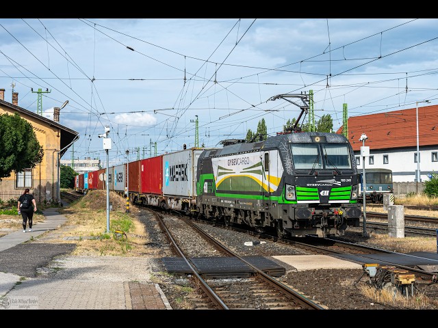GYSEV Cargo Vectron 193 245 Pulling Heavy Intermodal Freight Through Győr! 🇭🇺 | Rail Action