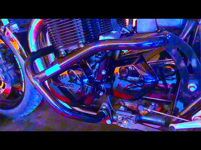 Suzuki GSX 1400, Barras de motor 'Renntec', ¡Protección contra choques!