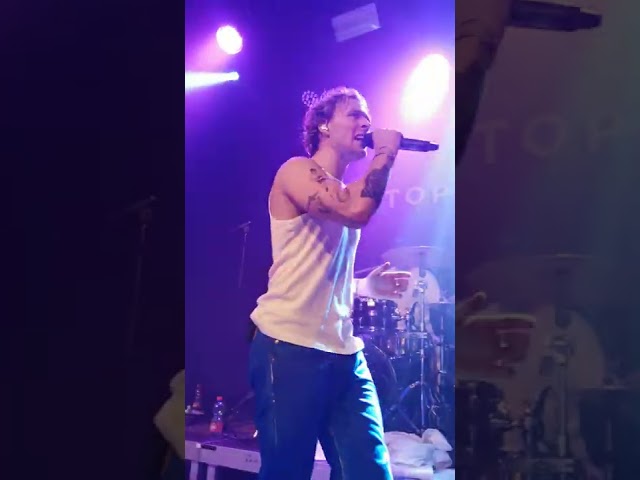 Told You So + Monogamy - Christopher @christophermusiccom Germany Tour 221004 Köln
