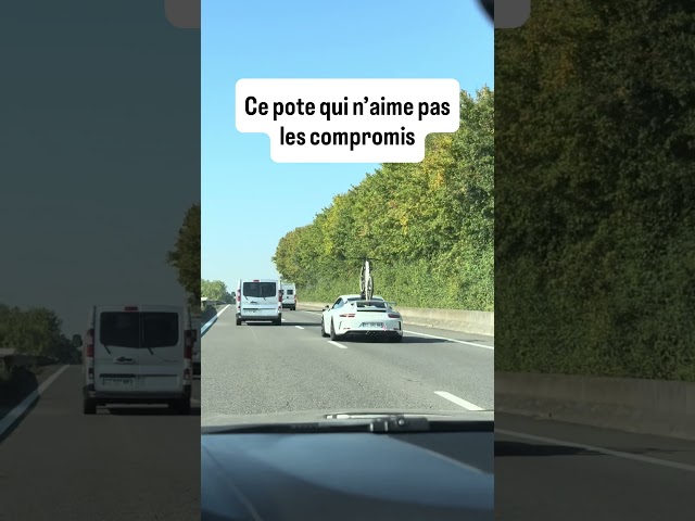 YOLO 🔥voiture et conducteur (courageux) inconnus croisés sur la route des vacances 🏁
