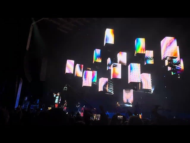 Algorithm (Instrumental intro only) & Undisclosed desires - Muse (The Wow! Signal Tour)